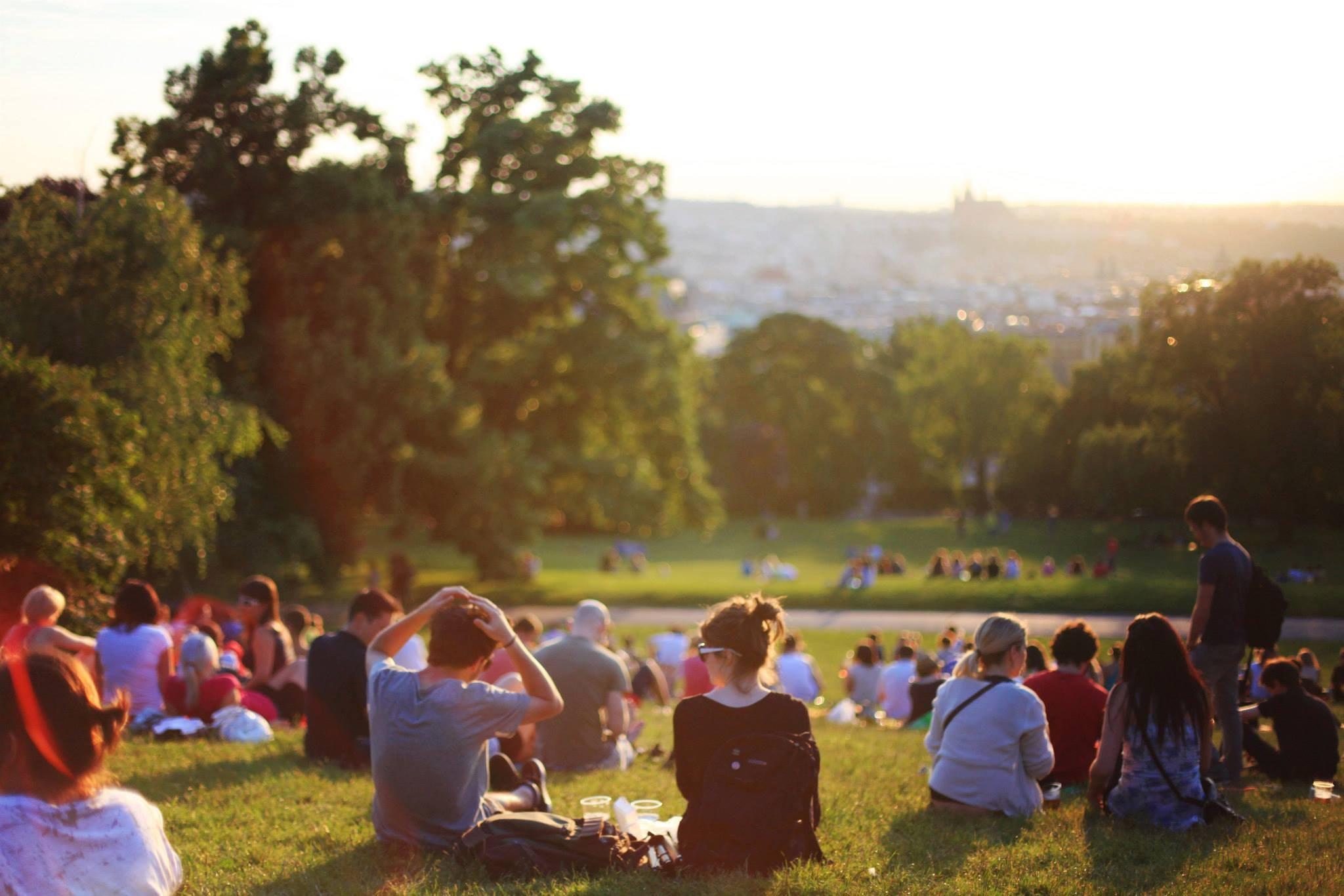 Holiday on A Budget: 5 Tips for Making Your Holiday Affordable and Still Enjoyable