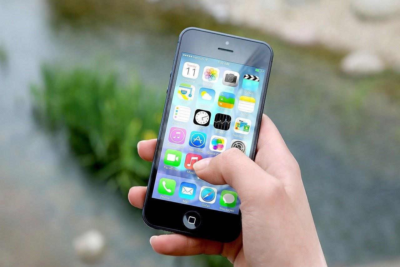 The Best Deals on All iPhones This Shopping Season