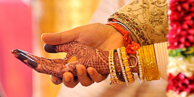 How to Manage Your Unexpected Wedding Expenses